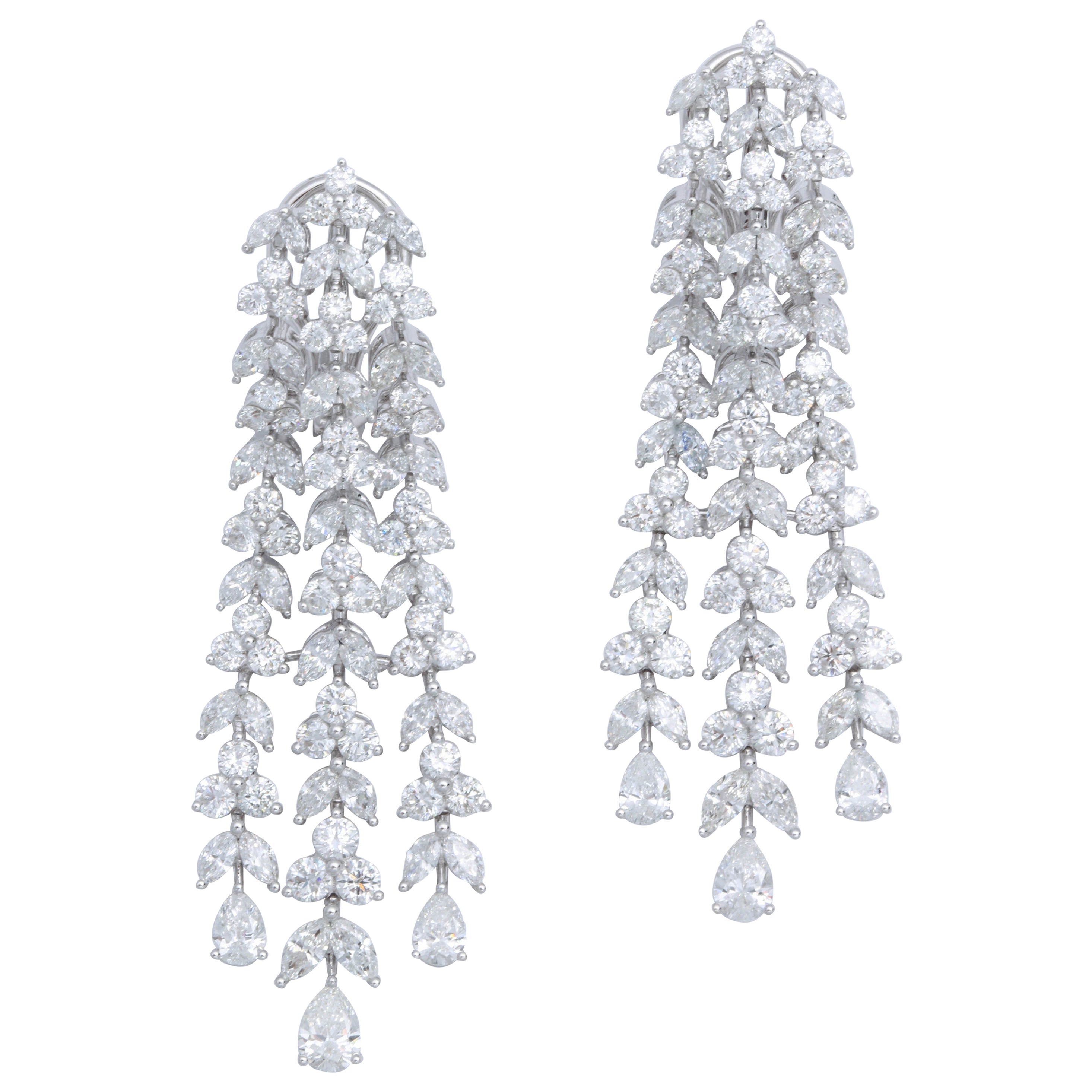 Diamond Dangle Earrings For Sale at 1stDibs