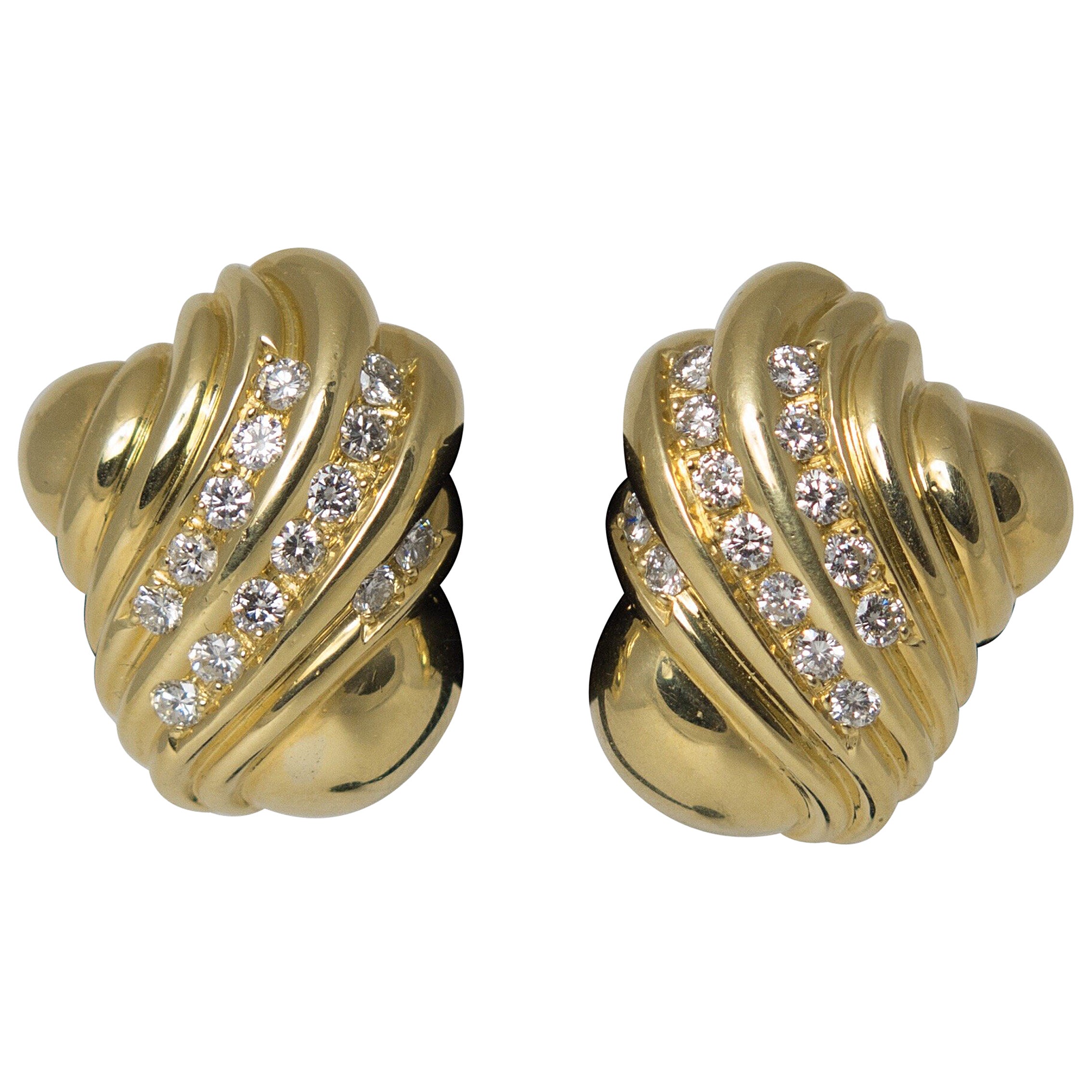 Vintage Florentine Diamond Shell Gold Earrings For Sale at 1stDibs