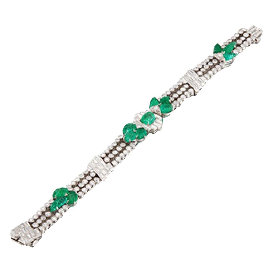 Matilda Dodge Wilson's Art Deco Carved emerald bracelet
