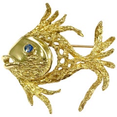 Vintage 18 Karat Yellow Gold Angel Fish Brooch with Sapphire Eye