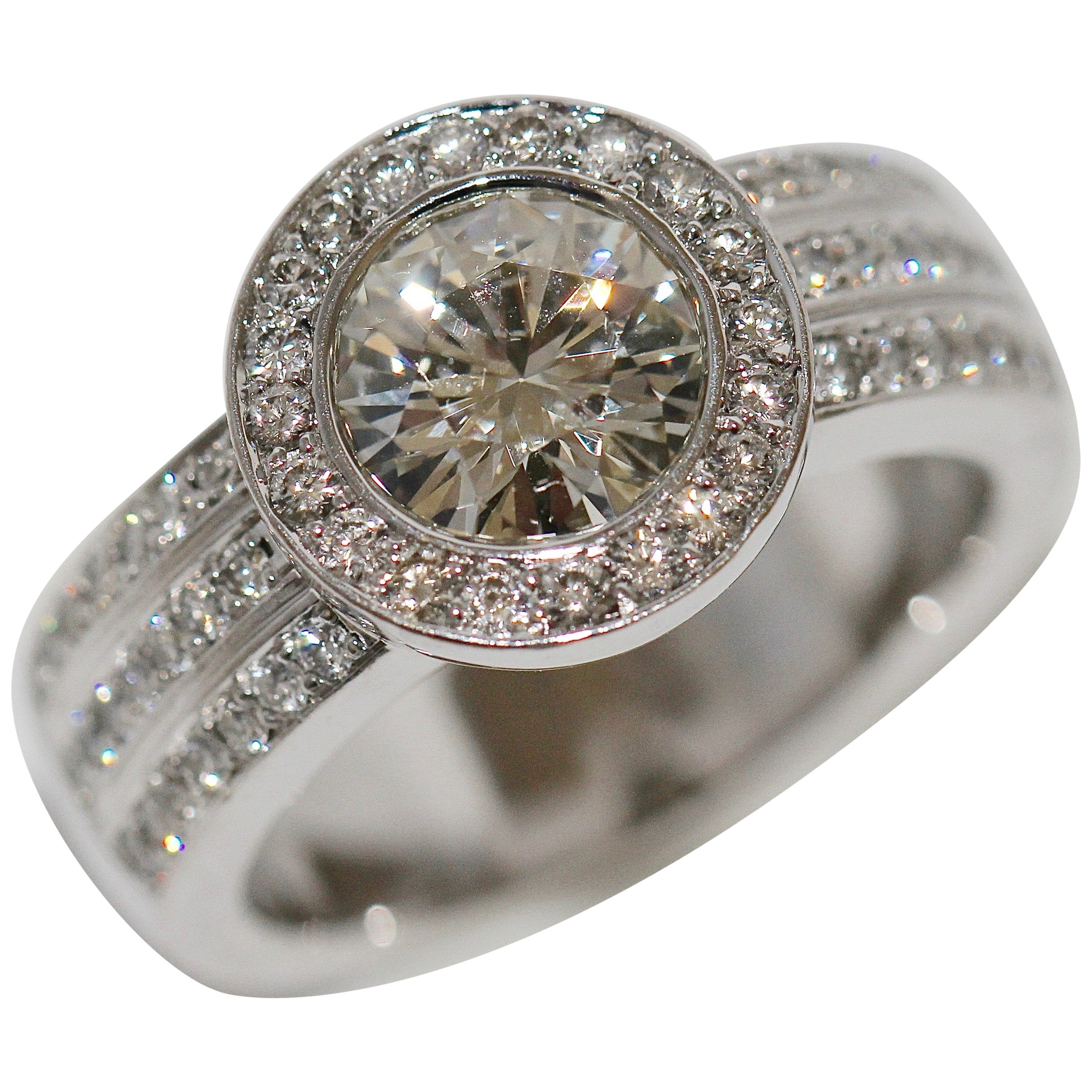 18 Carat White Gold 2Mm Wedding Ring