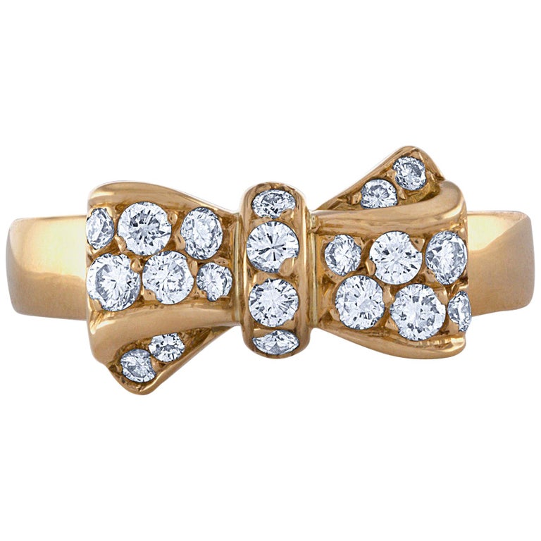 Van Cleef & Arpels 18-karat yellow gold and diamond ring, 21st century, offered by Court and Covet