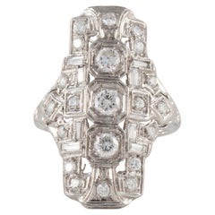 Art Deco Platin Diamant-Navette-Ring mit Gravur und Filigran