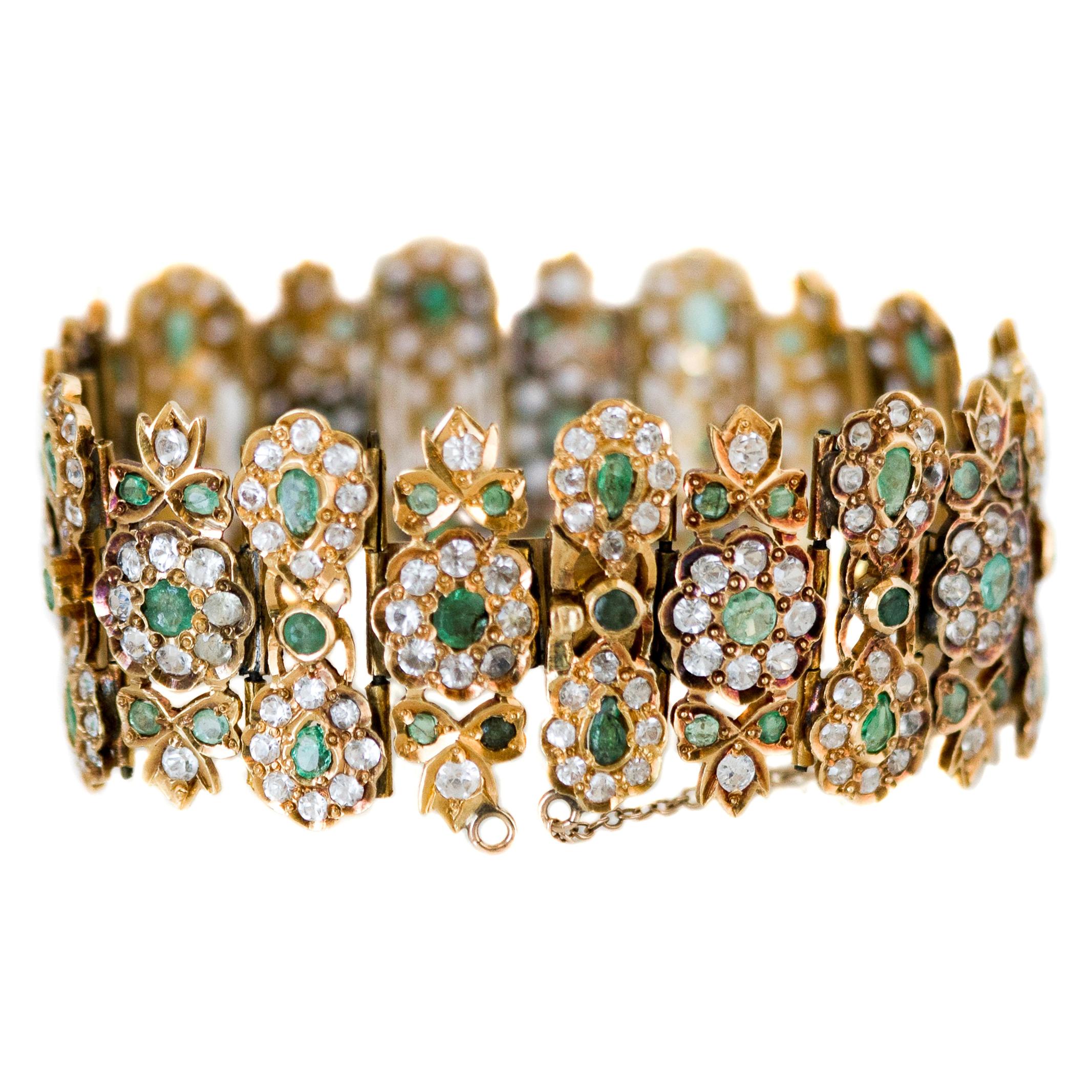 Natural Emerald, Diamond Paste and 18 Karat Yellow Gold Link Bracelet For Sale