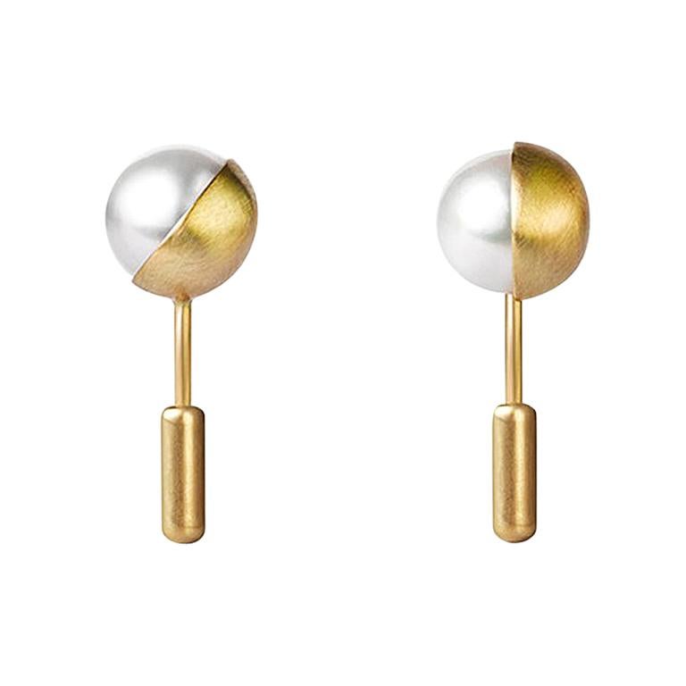 Paar Akoya-Perlen-Ohrringe aus 18 Karat Gelbgold im Angebot