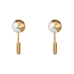 18 Karat Yellow Gold Akoya Pearl Pair Earrings