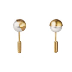 18 Karat Yellow Gold Akoya Pearl Pair Earrings