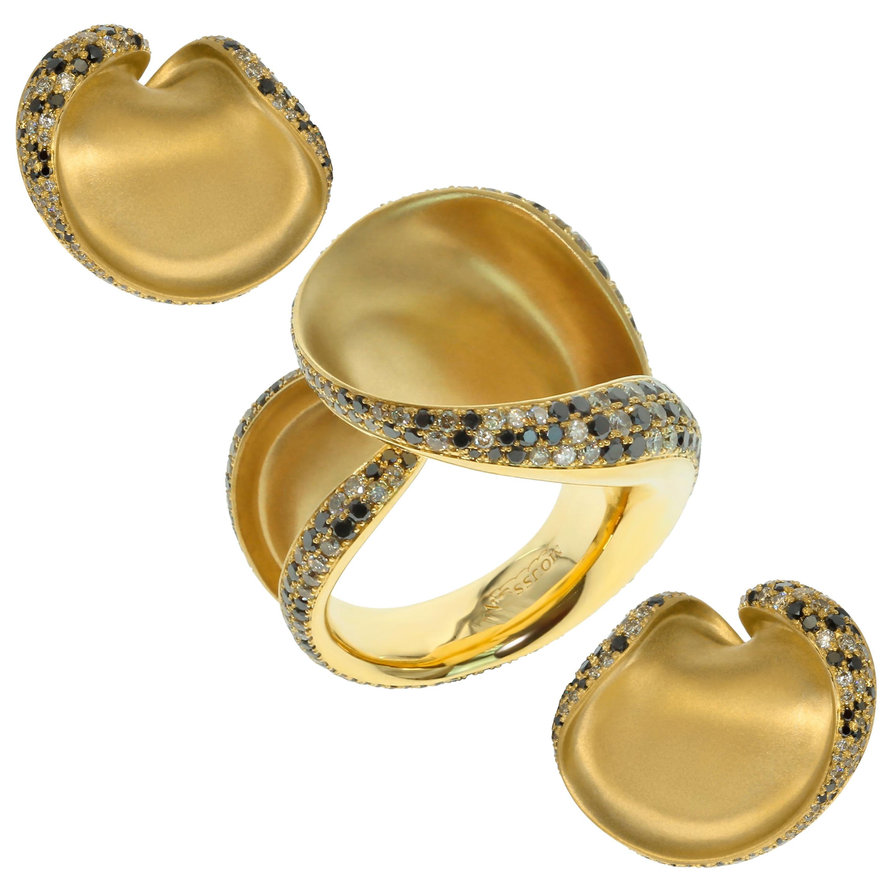 Schwarzer und Champagnerfarbener Diamant 18 Karat Gelbgold Ohrringe Ring Suite
