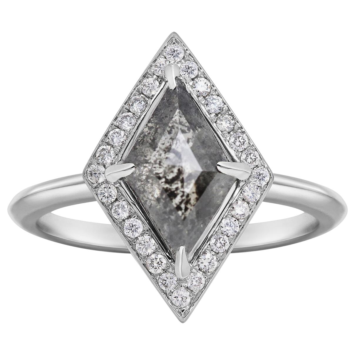 Rachel Boston 18ct White Gold and Geometric Rose Cut Imperfect Diamond Ring im Angebot
