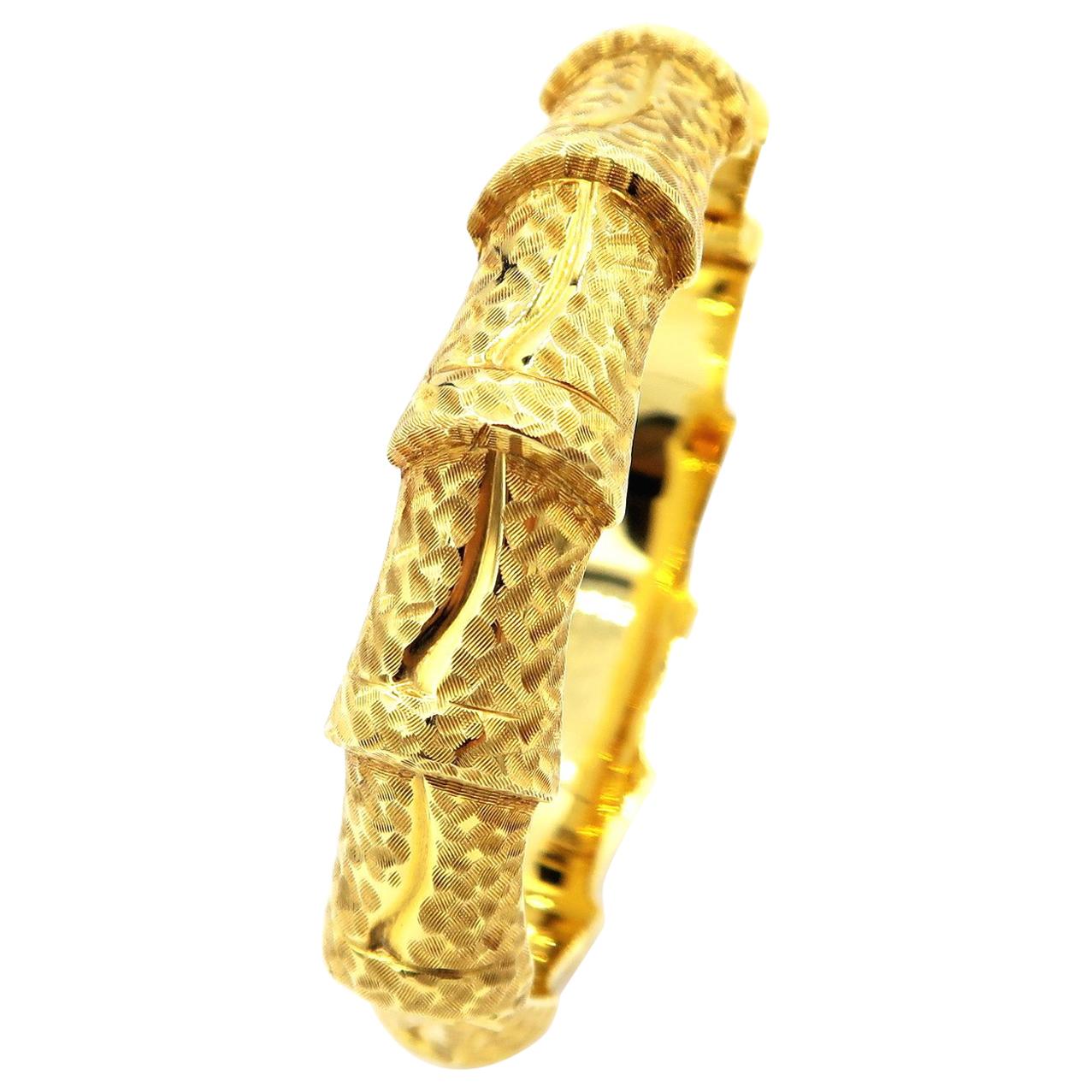 18 Karat Bamboo Carved Gold Plain Bangle For Sale