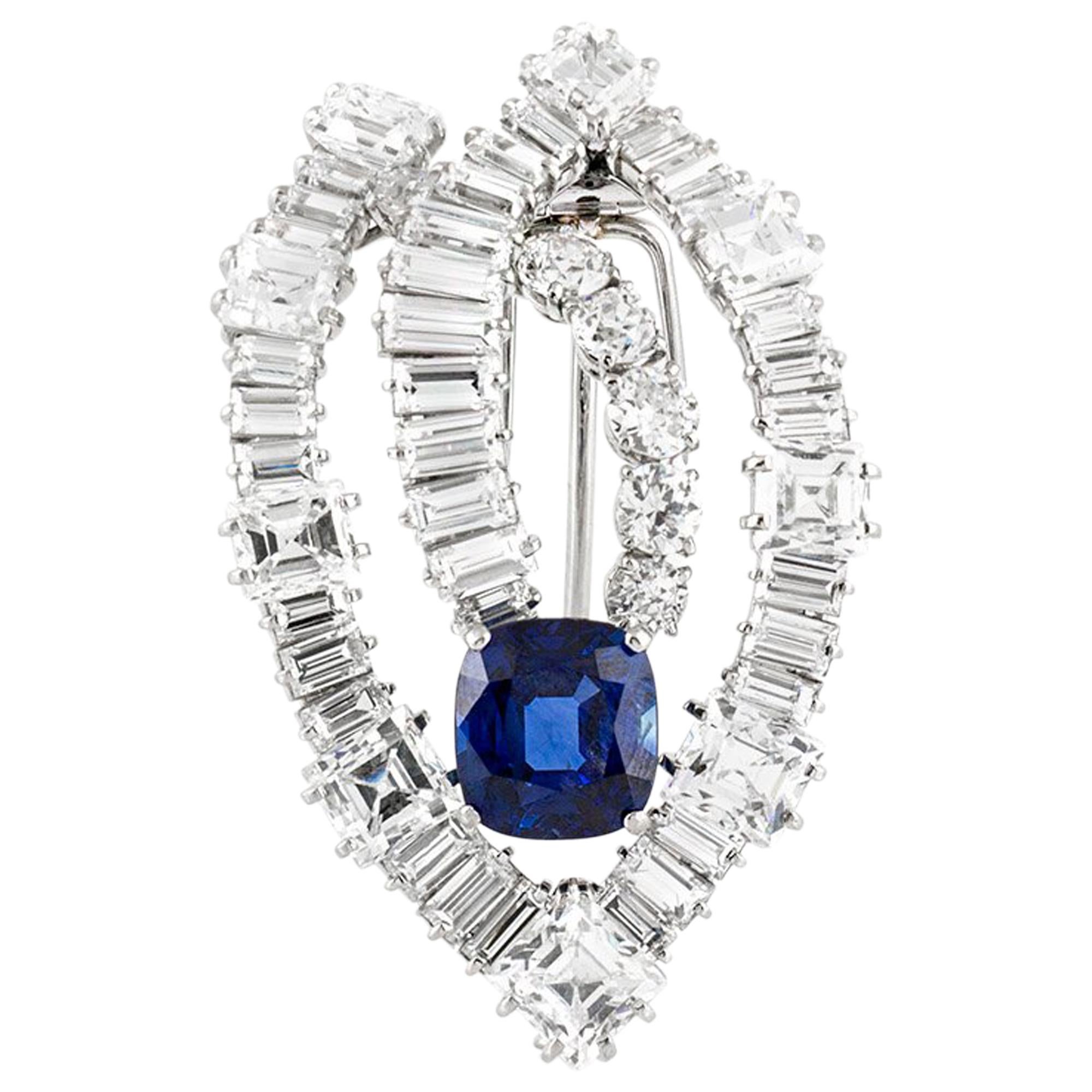 Cartier Broche en saphir de Birmanie de 7,64 carats et diamants en vente