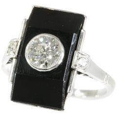 Typical Art Deco Ring with Diamonds and Onyx, 1920s