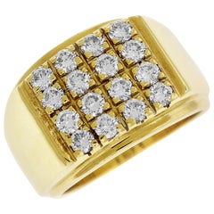 Yellow Gold and Diamond Men
s Ring