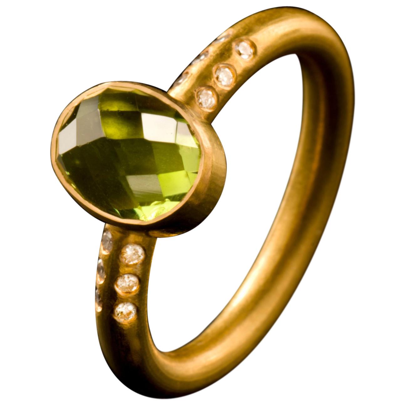 Diamond Peridot and 18 Karat Yello Gold Stacking Ring For Sale