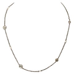 Chaîne collier Art déco en platine avec diamants et perles naturelles