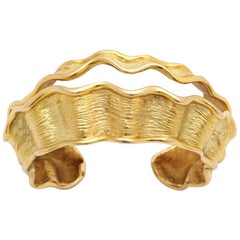 Chanel  Vintage Modernist Design 18K Gold Cuff