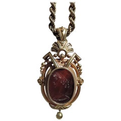Antique Etruscan Revival 18 Karat Gold Locket and Chain with Agate Cameo