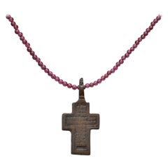 Spätmittelalterlicher Bronze-Kreuz-Anhänger