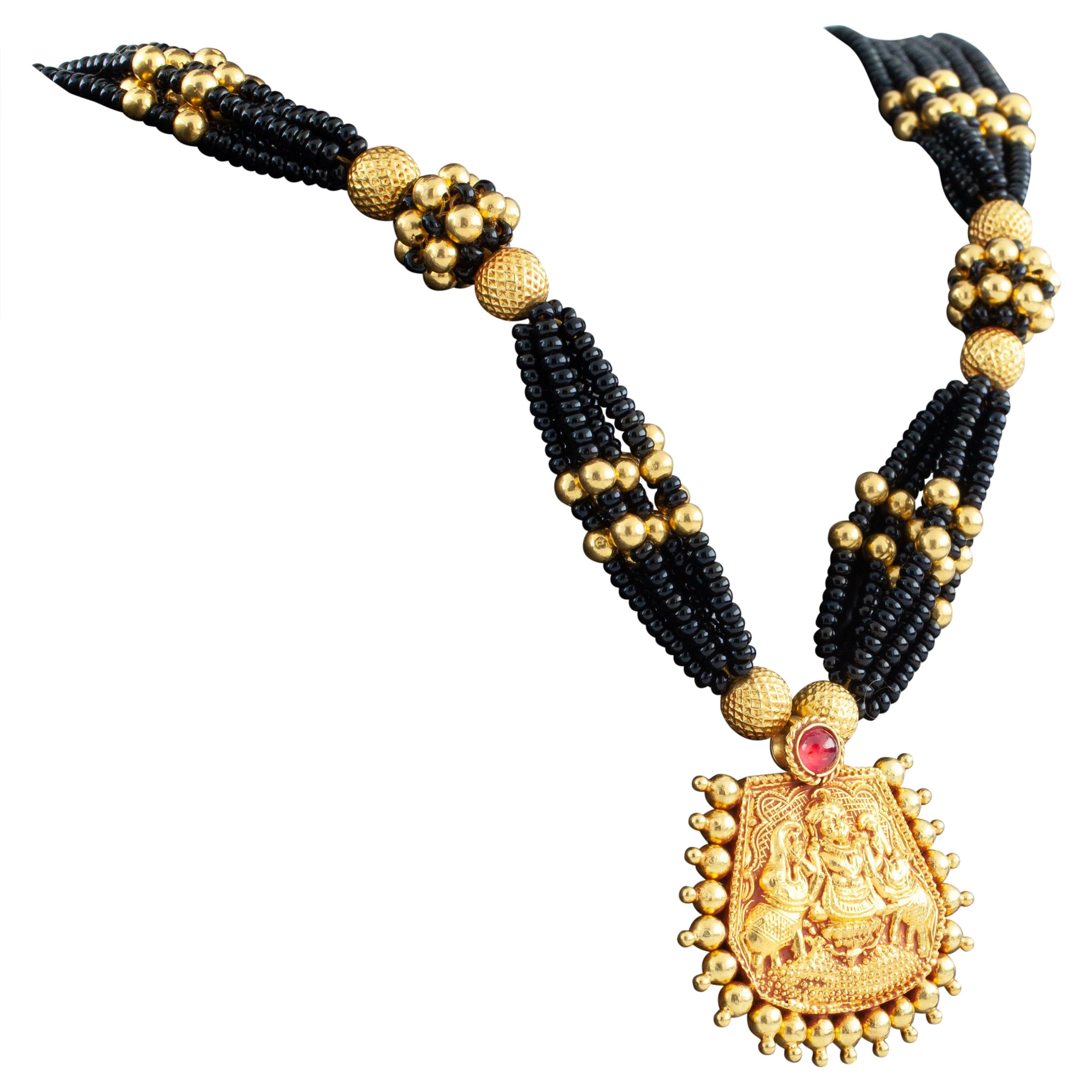 22 Karat KDM Yellow Gold Pendant with Gold and Black Bead Strands Necklace For Sale