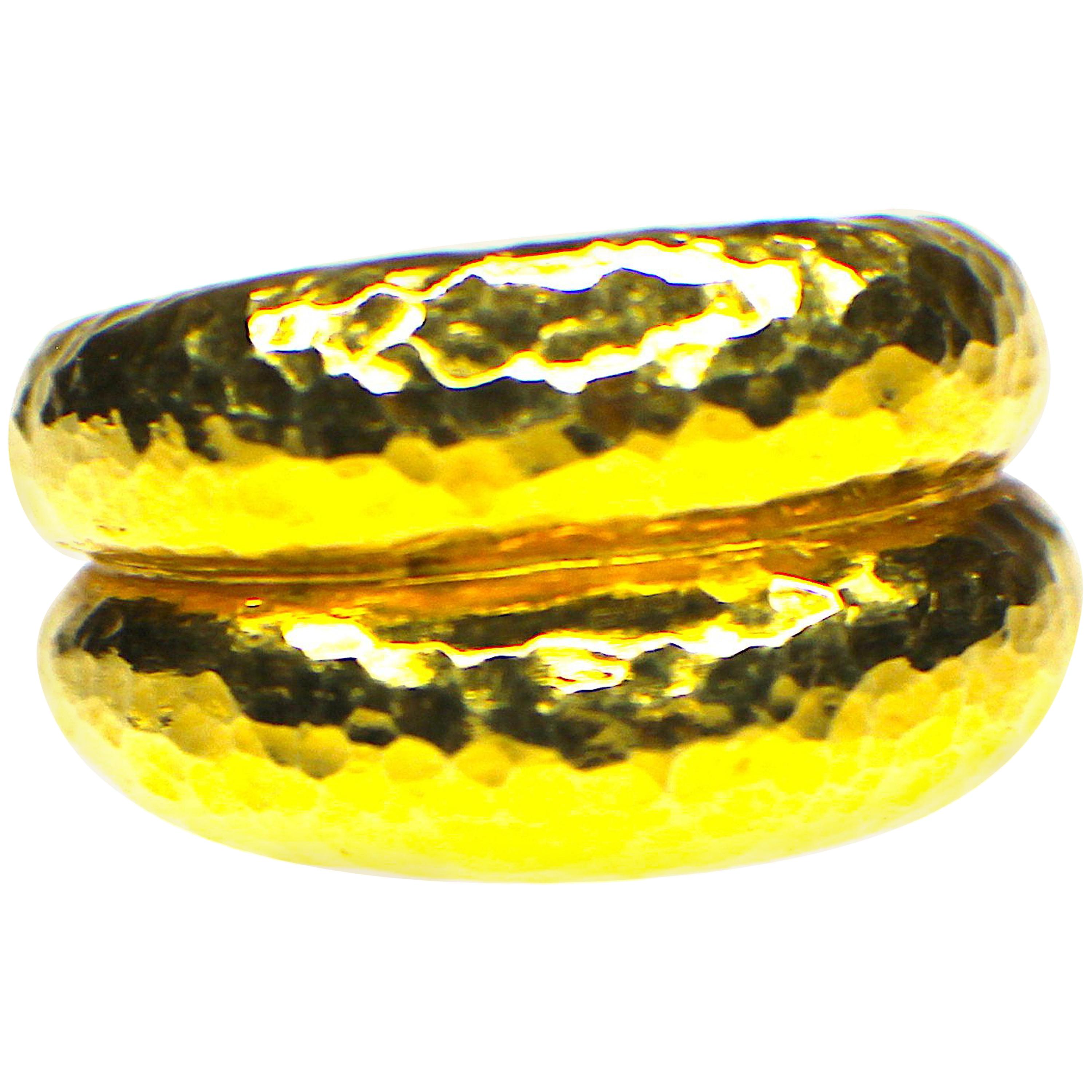 GEMOLITHOS Hammered Gold Ring 18 Karat Handcrafted, 1970s For Sale