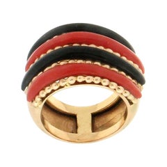 Coral 14 Karat Yellow Gold Onyx Band Ring