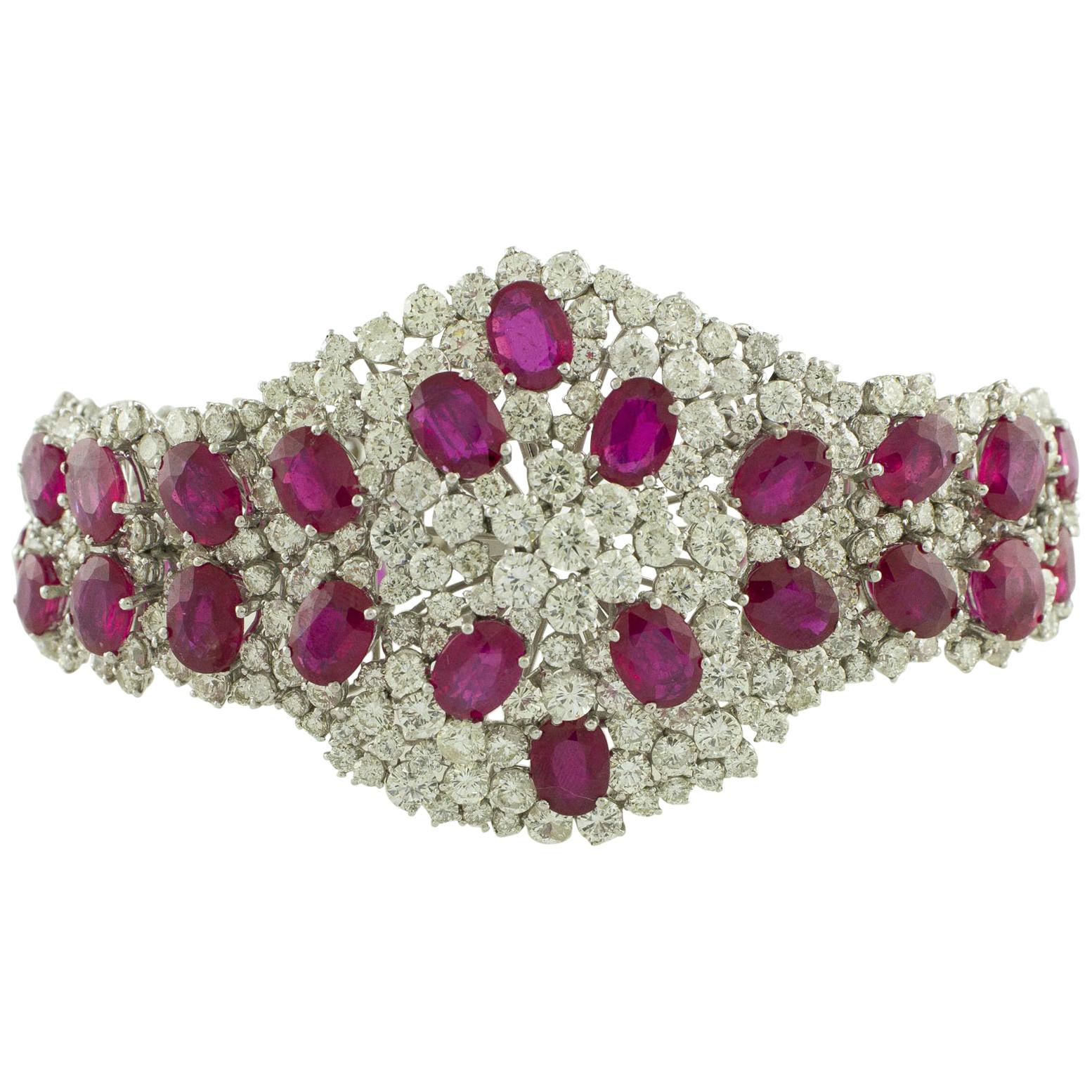 33.11 Carat of White Diamonds 47.43 Carat of Rubies White Gold Bracelet