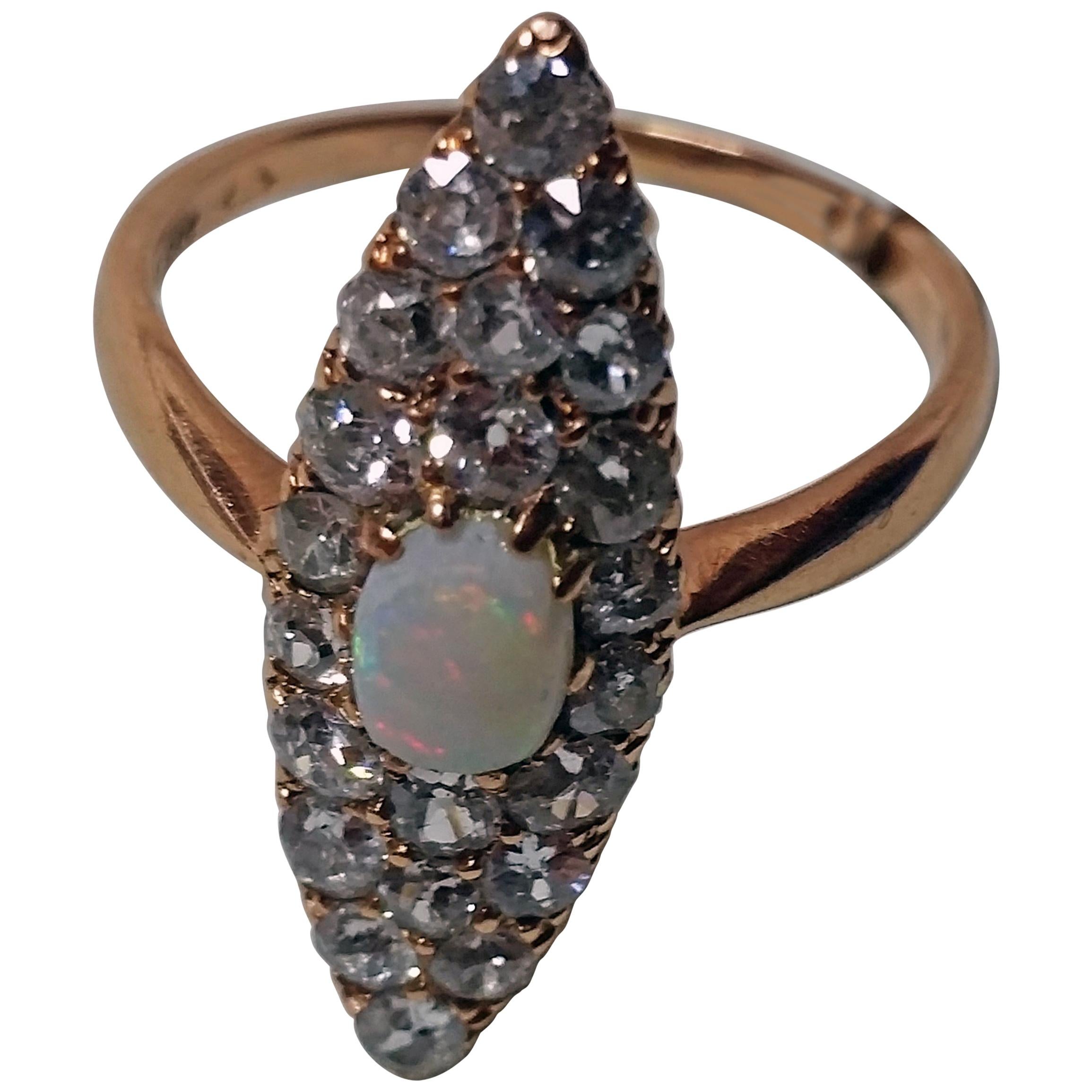 Jugendstil-Ring Navette Roségold 585 Diamanten 1,5 Karat, Österreich, um 1900