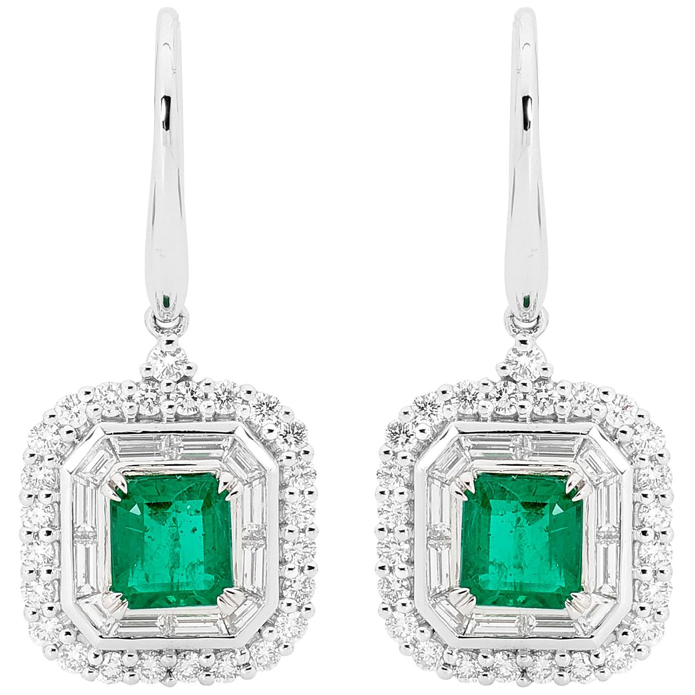 18 Carat White Gold 1.3 Carat Emerald and 1.314 Carat Diamond Art Deco Earrings For Sale