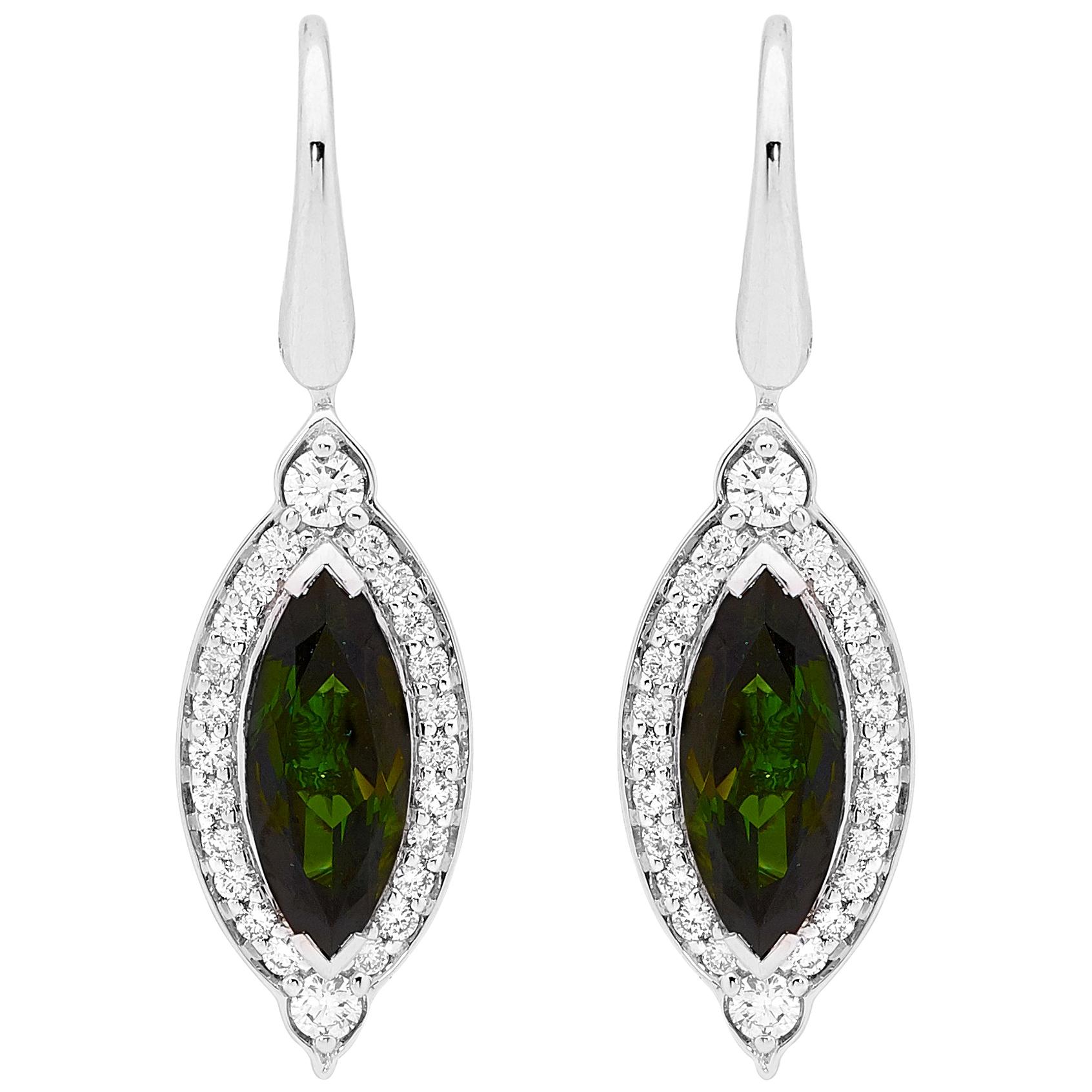 18 Carat White Gold Green Tourmaline Earrings in Art Deco Style For Sale
