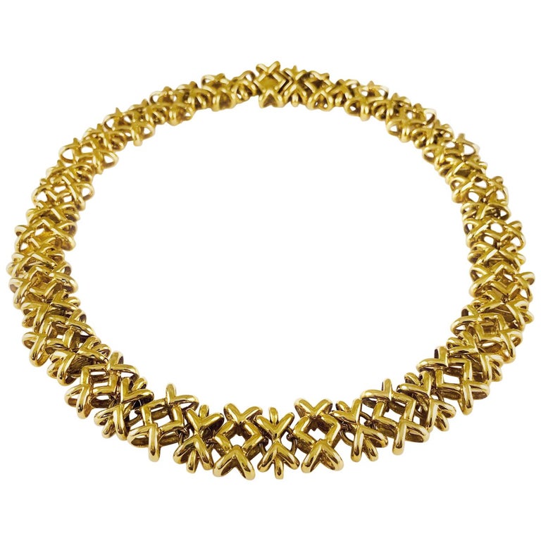 18 Karat Gold Crisscross Link Necklace For Sale