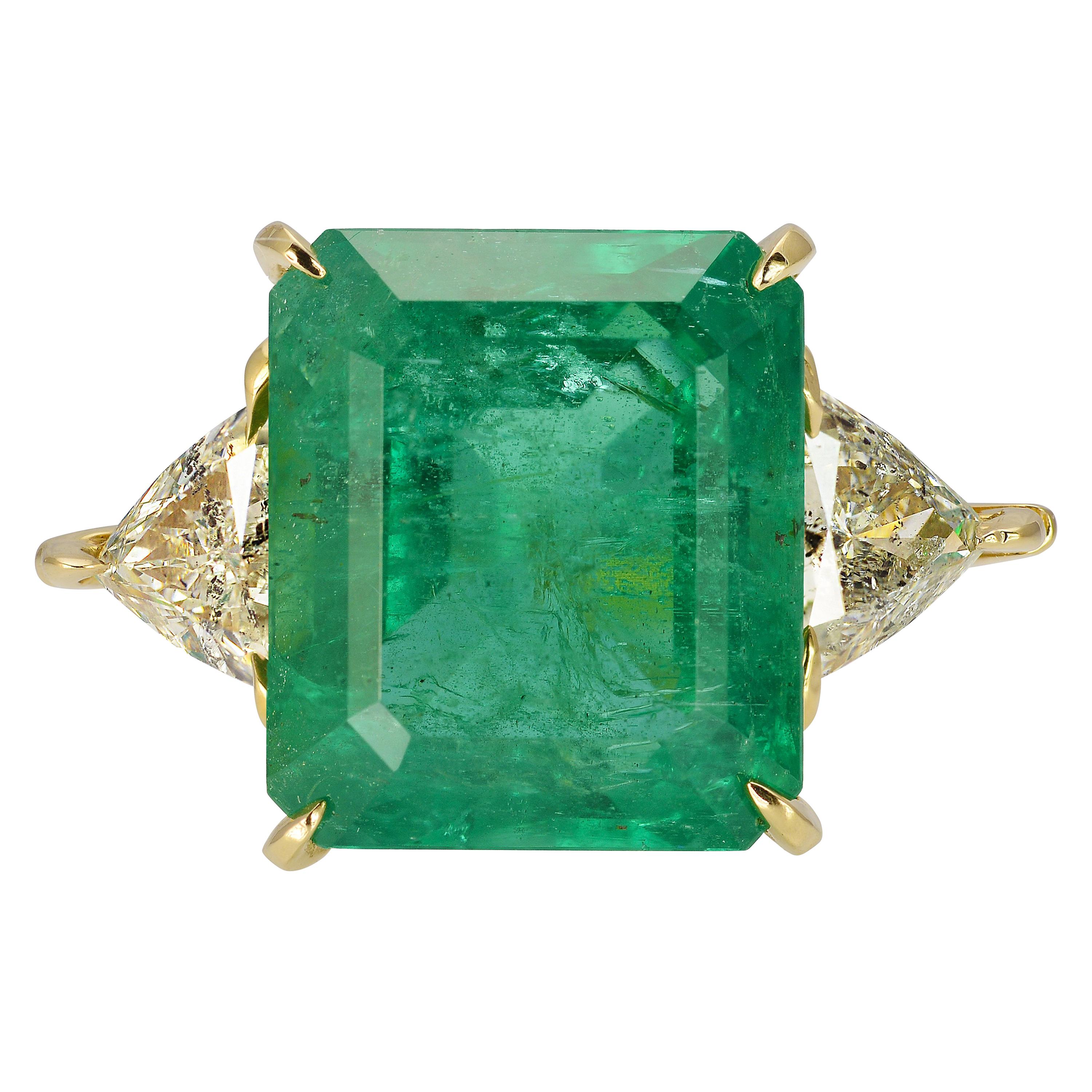 GIA Report Certified Zambian Emerald Ring in Yellow Gold  For Sale