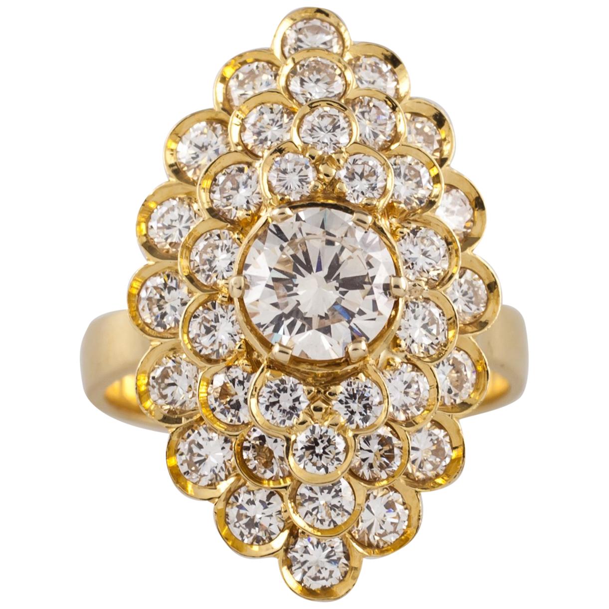 2.72 Carat Diamond Solitaire 18 Karat Gold Cluster Ring with GIA Certified For Sale