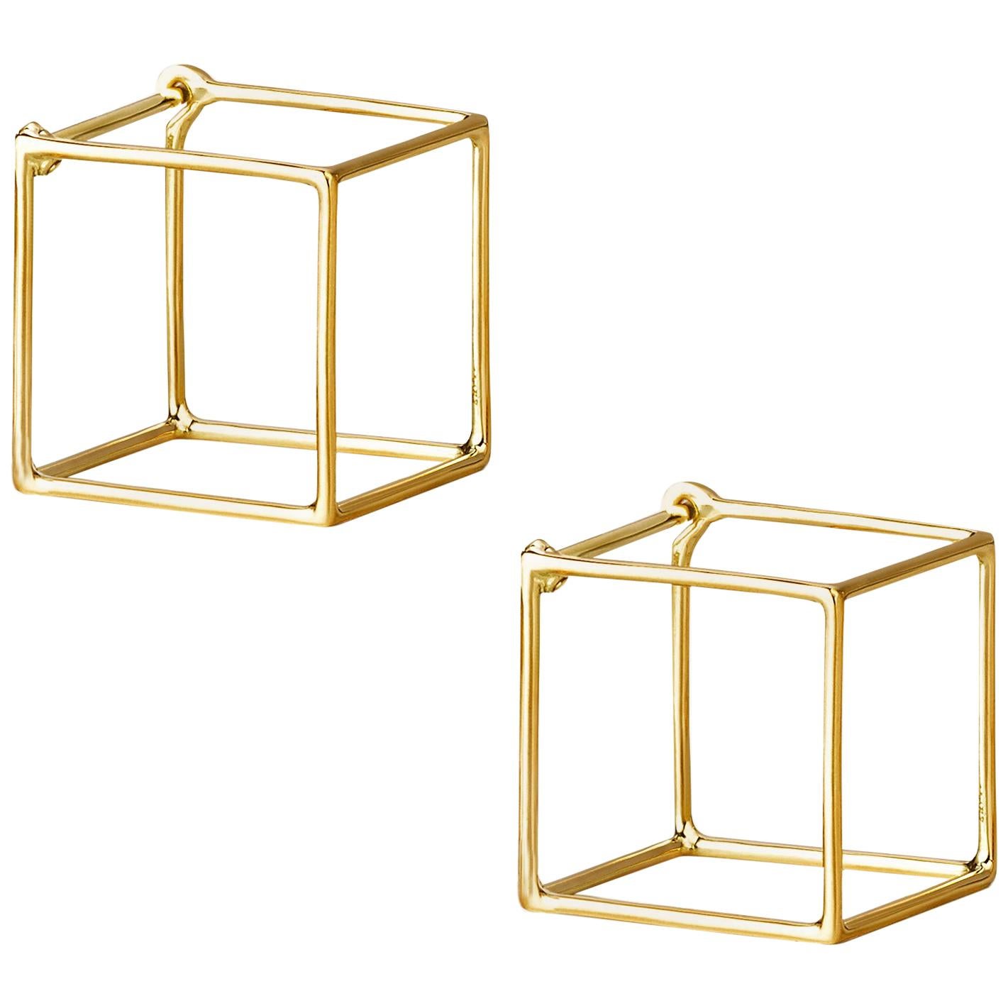 18 Karat Yellow Gold Square Pair Earrings For Sale
