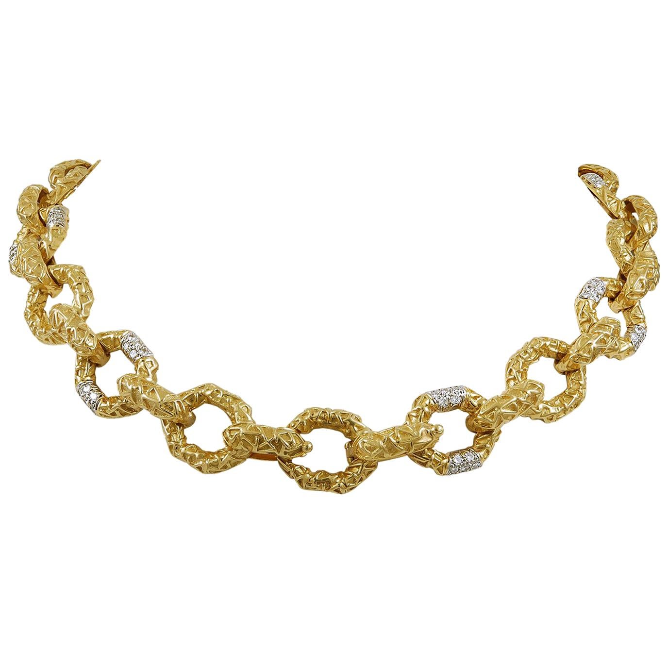 1970s Van Cleef & Arpels Diamond Hammered Gold Link Necklace