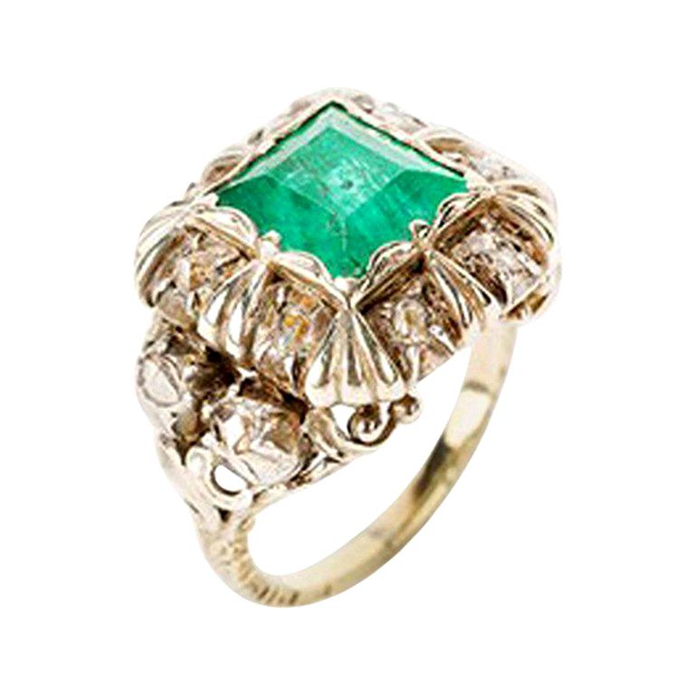 Emerald Ring with 12 Old Cut Diamonds, 14 Carat, 18th Century