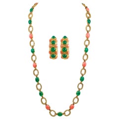 1970s Van Cleef & Arpels Coral Chrysoprase Gold Necklace Three Piece Set