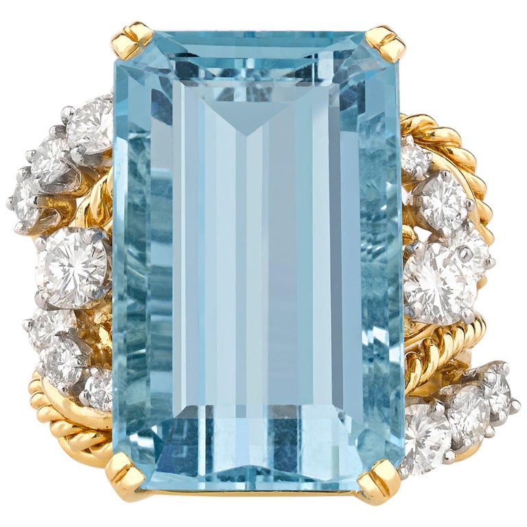 Aquamarine and Diamond Ring, 23.30 Carat For Sale at 1stDibs