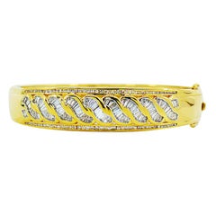 Pulsera brazalete de diamantes de oro de 18 quilates, diamantes redondos y baguette de 2,48 quilates