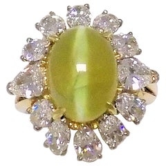 Cat's Eye Chrysoberyl and Diamond Ring in 18 Karat Yellow Gold