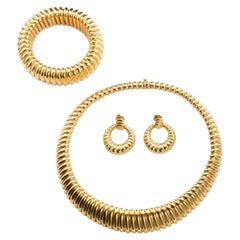 Van Cleef & Arpels Choker Necklaces