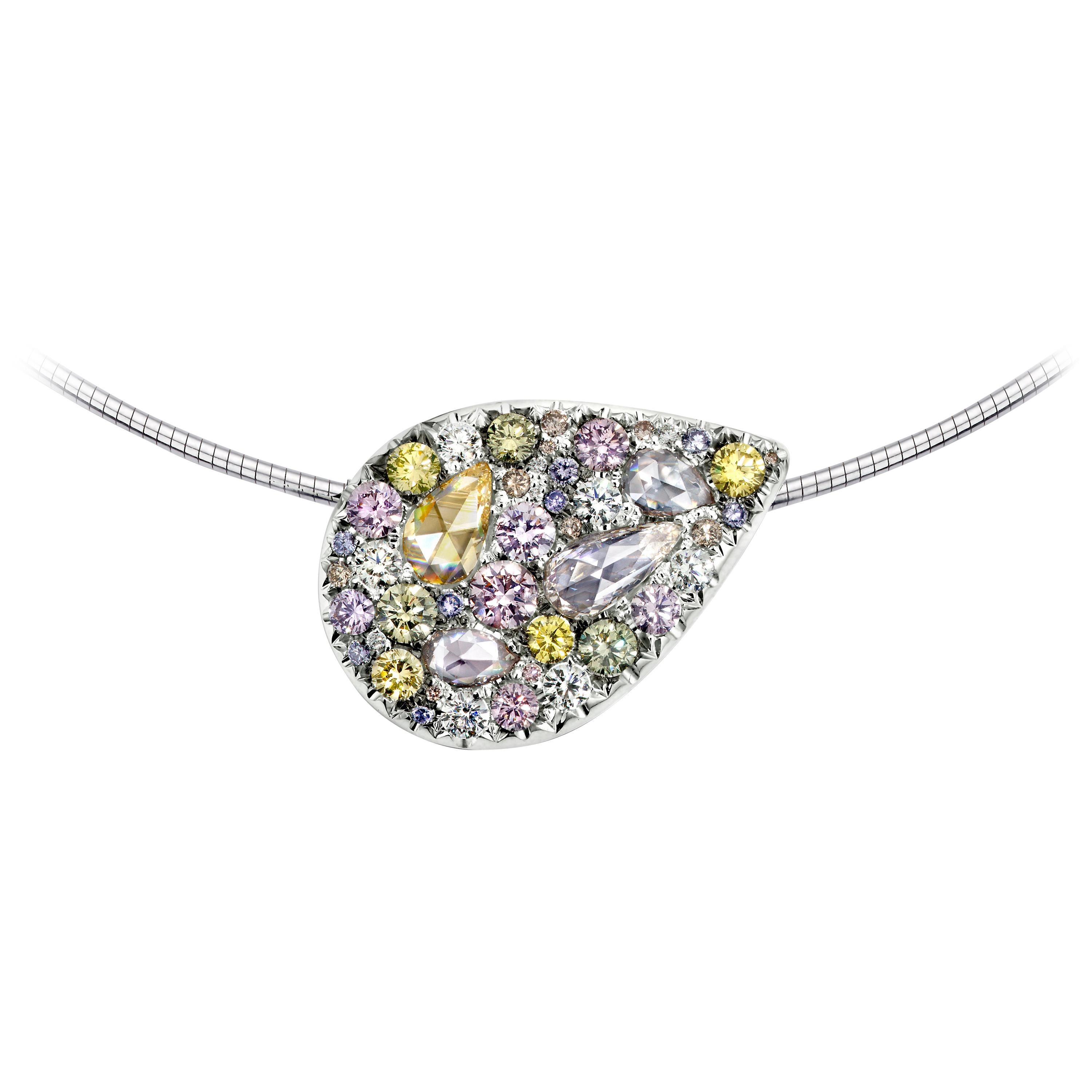 Joke Quick 18K White Gold 3, 6 carat Fancy Pink, Green, Blue Diamond Pendant.