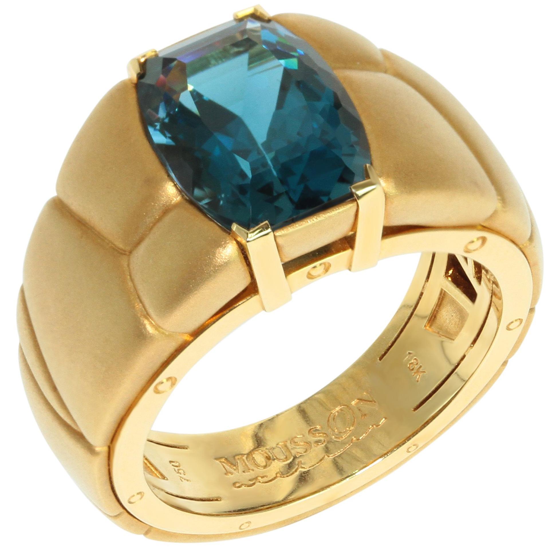 London Topaz 7.69 Carat 18 Karat Yellow Gold Male Inca Ring For Sale