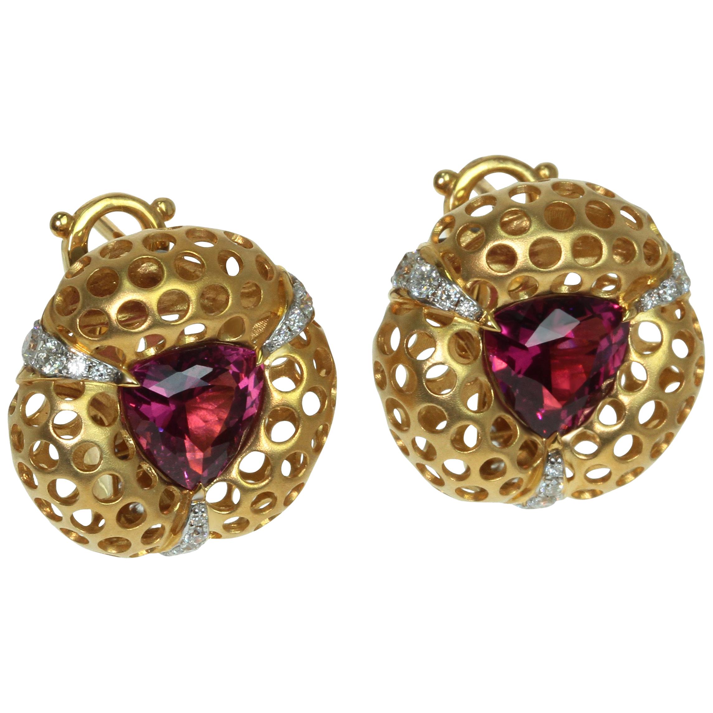 Boucles d'oreilles en or jaune 18 carats avec grenat rhodolite et diamants de 4,03 carats en vente