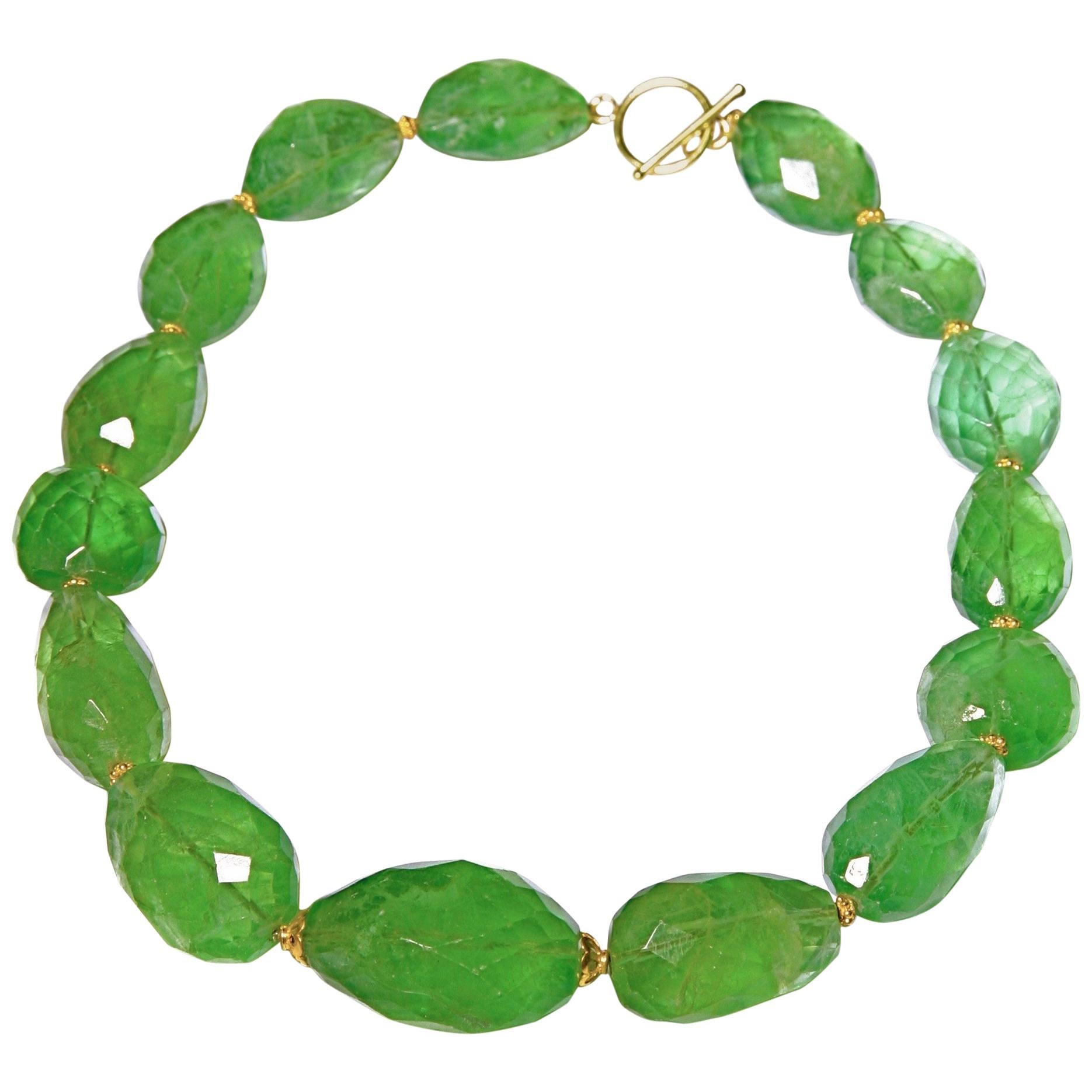 Green Flourite Faceted Necklace with 18 Karat Gold Clasp and Rondelles im Angebot