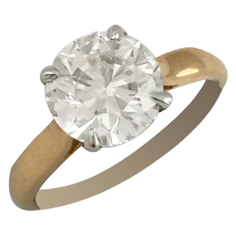 Engagement Ring Set with a 2.01 Carat Solitaire Brilliant E VS1