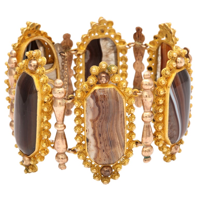 Pinchbeck and Banded Agate Bracelet, Early 19th Century For Sale