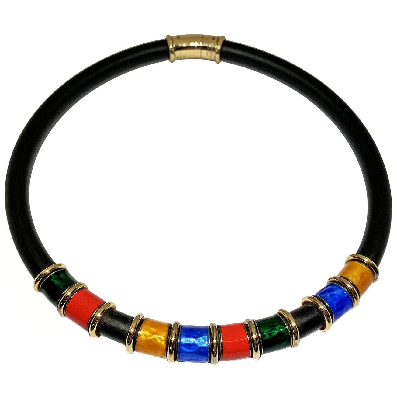 Halskette von Gucciù aus 18 Karat Gelbgold, emailliert