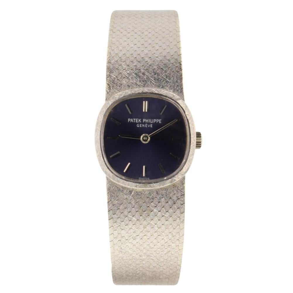 Patek Philippe Ellipse 18 Karat White Gold Blue Dial Ladies Manual Watch For Sale