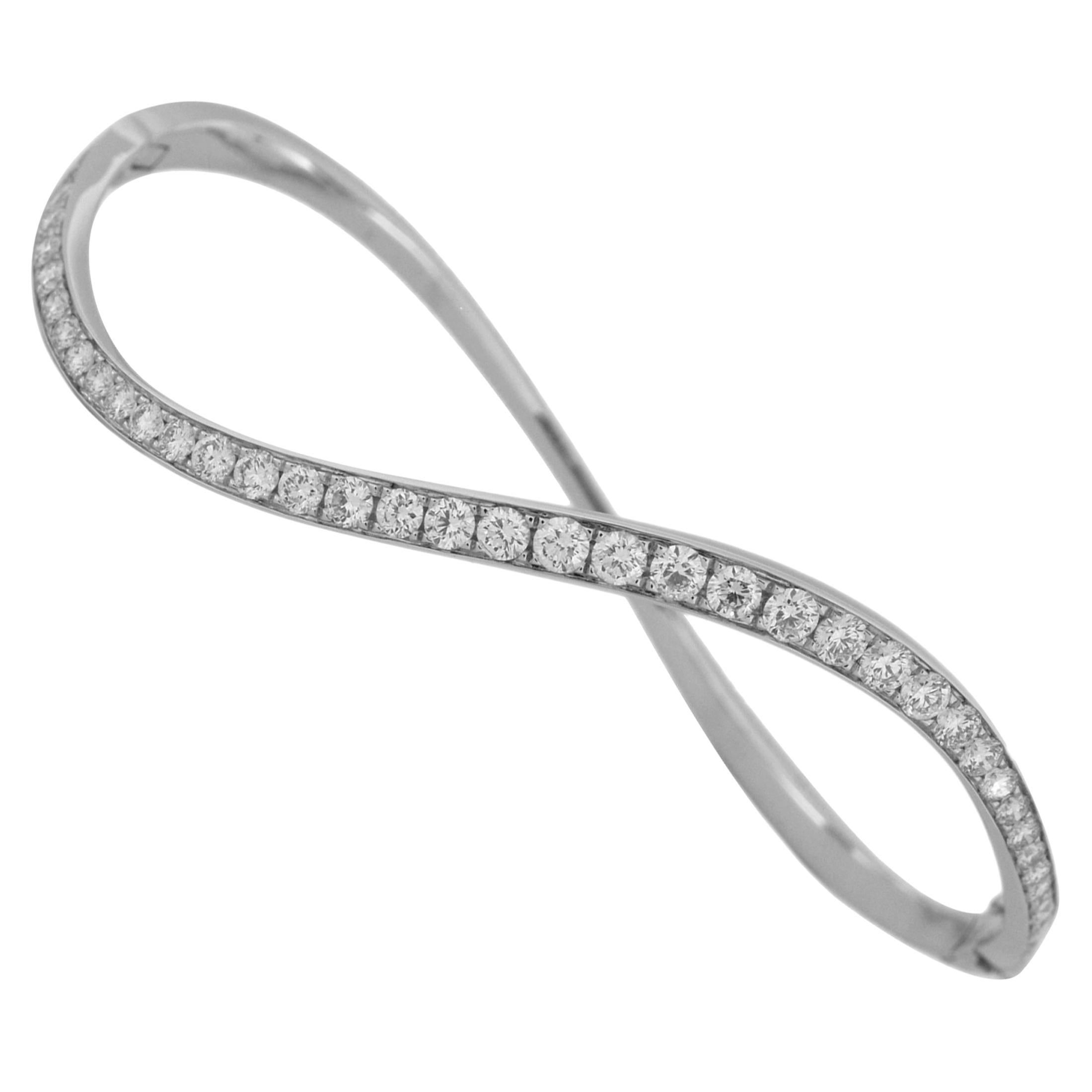 1.73 Carat White Diamond 18 Karat White Gold Çintemani Bracelet For Sale