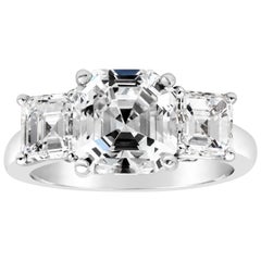 Bague de fiançailles à trois pierres en diamants taille escalier Asscher de 3,03 carats certifié GIA